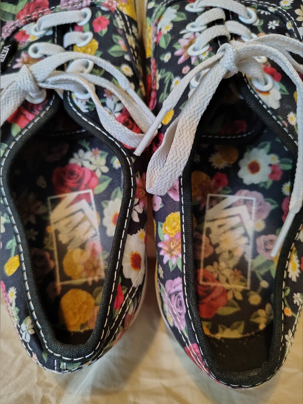 Vans Authentic Lux Floral Canvas Low-Top Sneakers Black & Multicolor Flowers - Picture 9 of 11
